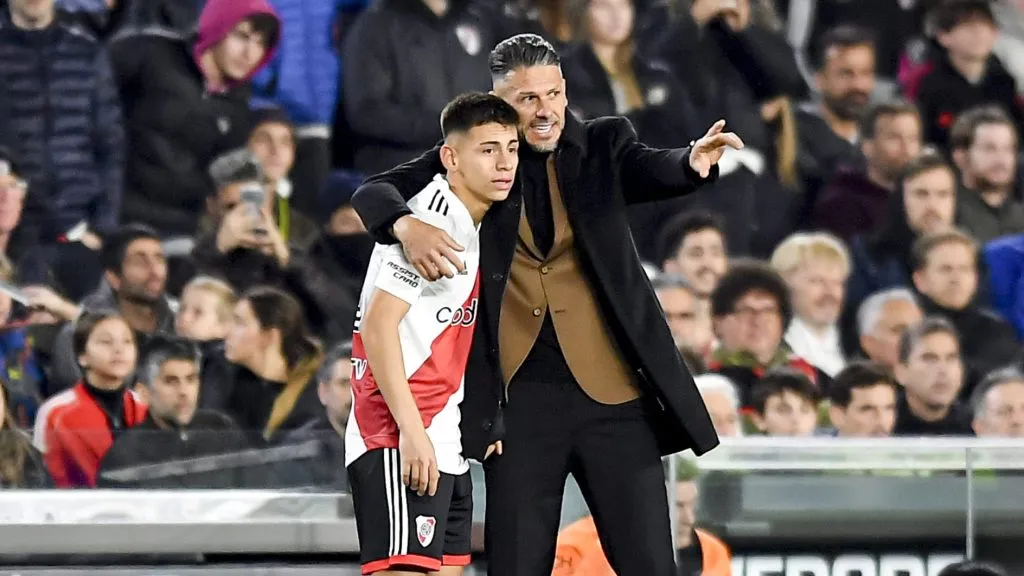 Barcelona busca a Echeverri. (Getty)