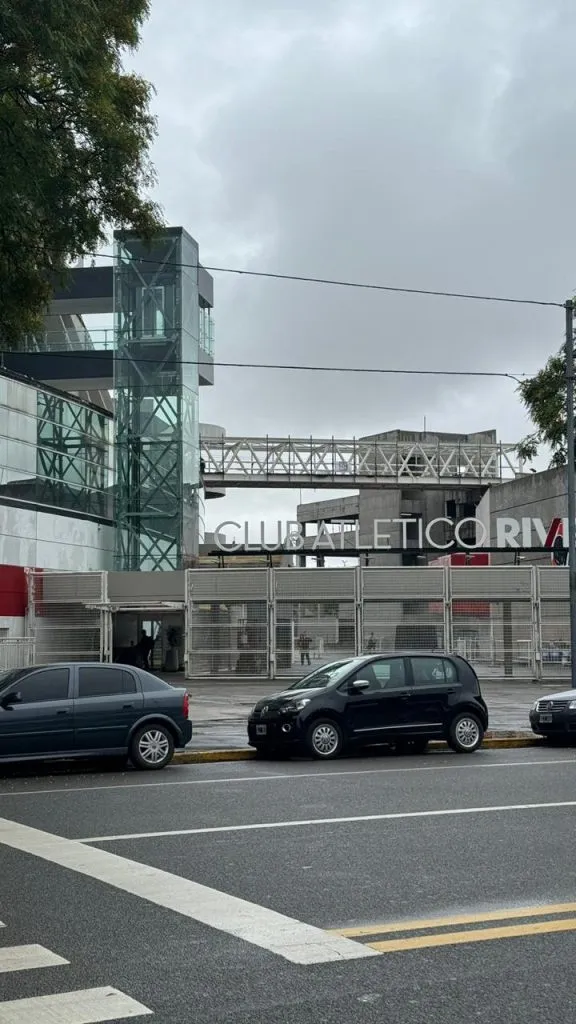 Así es el nuevo puente peatonal del Monumental (La Página Millonaria)