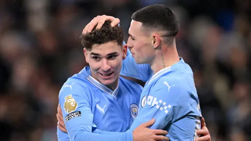 Abrazo de gol entre Julián y Foden. (Foto: Getty).