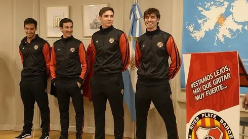 La presentación de la nueva indumentaria de la Filial Barcelona en el Consulado Argentino.