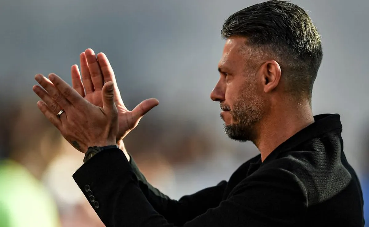 Martín Demichelis define el equipo.