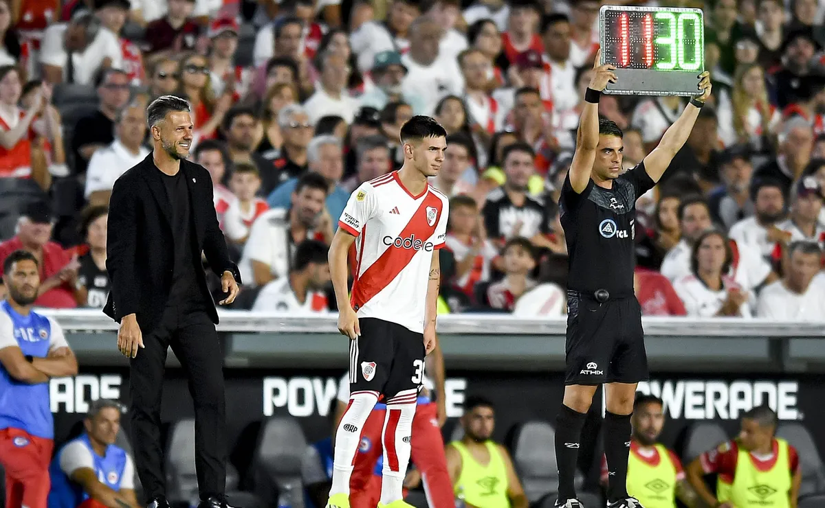 Mastantuono debutó en River junto a Agustín Ruberto.