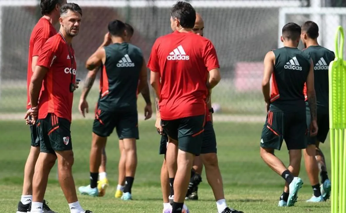 Demichelis planea el once de River.
