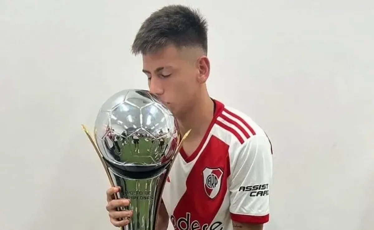 Claudio Echeverri reconoció cuál es su máximo objetivo como jugador.