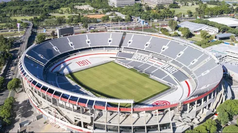 Así luce el campo de juego del Monumental a pocos días del debut en la Copa de la Liga.