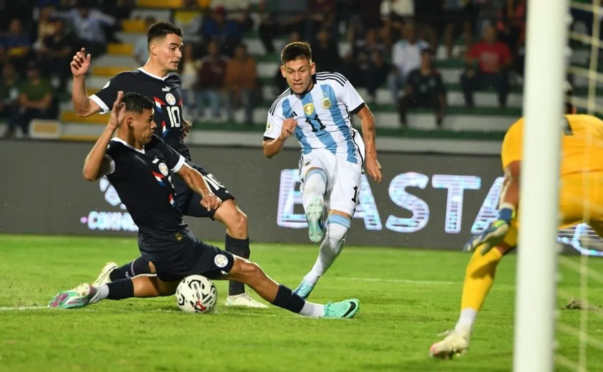 Echeverri podría jugar en París con la Selección Argentina