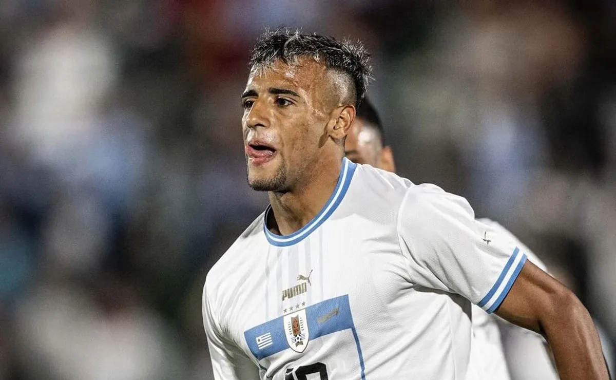 River va a fondo por Luciano Rodríguez, una de las joyas del fútbol uruguayo.