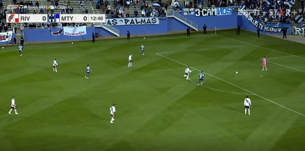 4-3-1-2 que de a ratos podía transformarse en un 4-1-3-2. Así jugó River ante Monterrey.