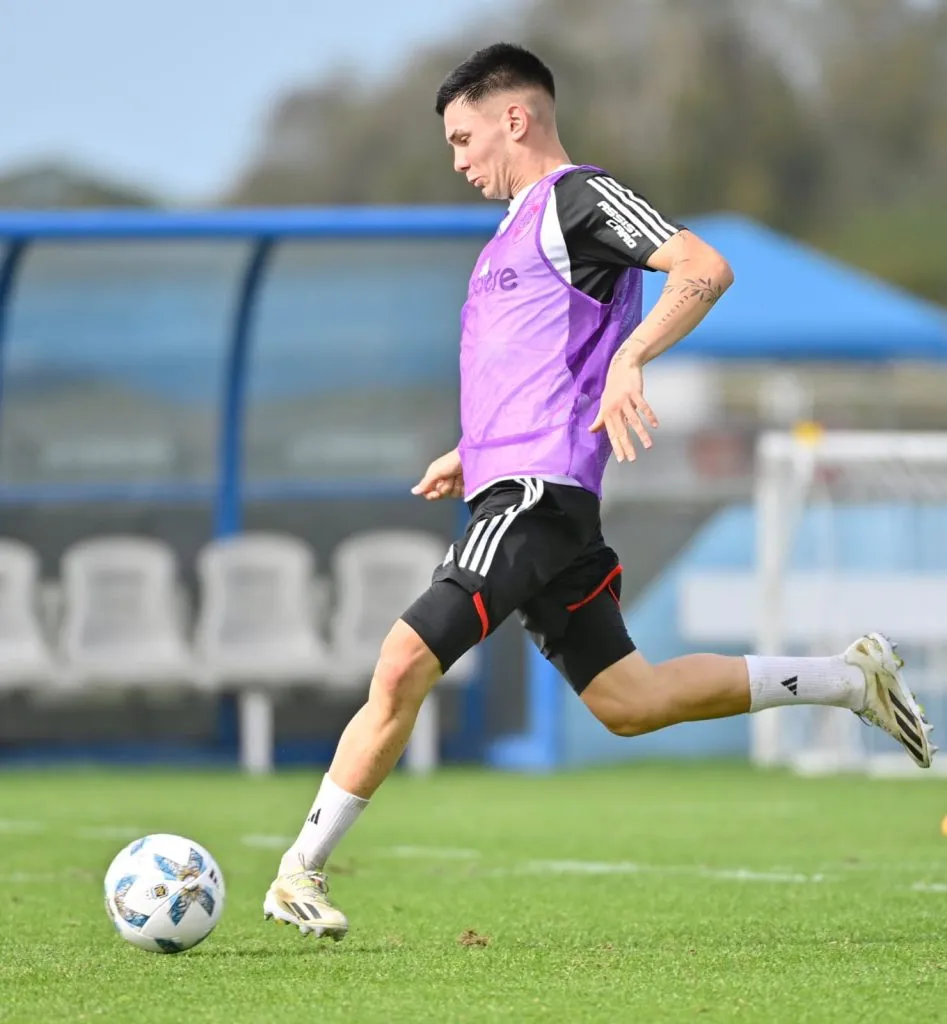 Franco Mastantuono en los entrenamientos de River. (Foto: Prensa River).