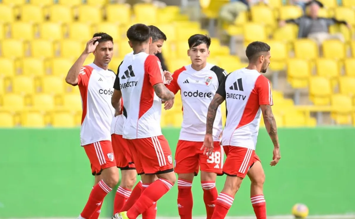 River jugó el primer amistoso del año y participaron cinco juveniles.