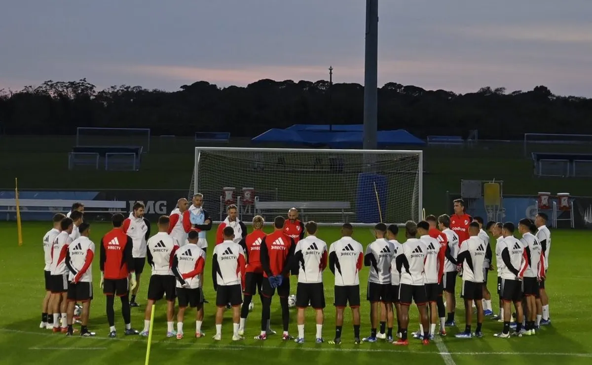 River se entrenaba con temperaturas primaverales