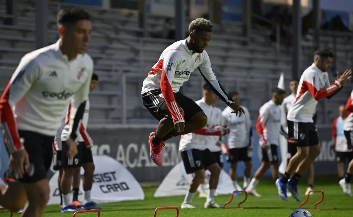 El Colibrí llegó a Estados Unidos y ya se sumó a los entrenaientos.