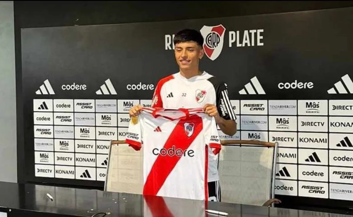 Agustín Ruberto renovó su contrato con River.