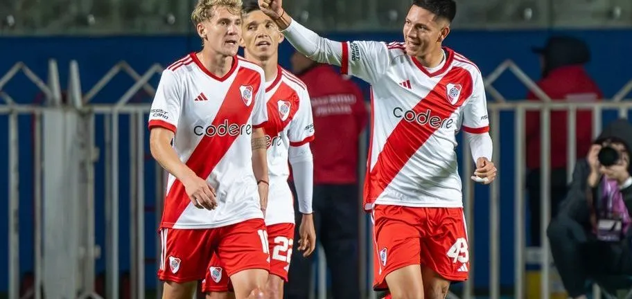 Tobías Leiva, debut y gol en el amistoso en Chile.