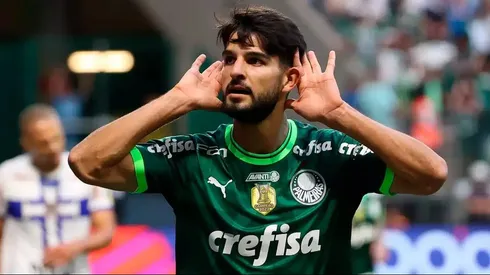 José Manuel López, el delantero apuntado por River.