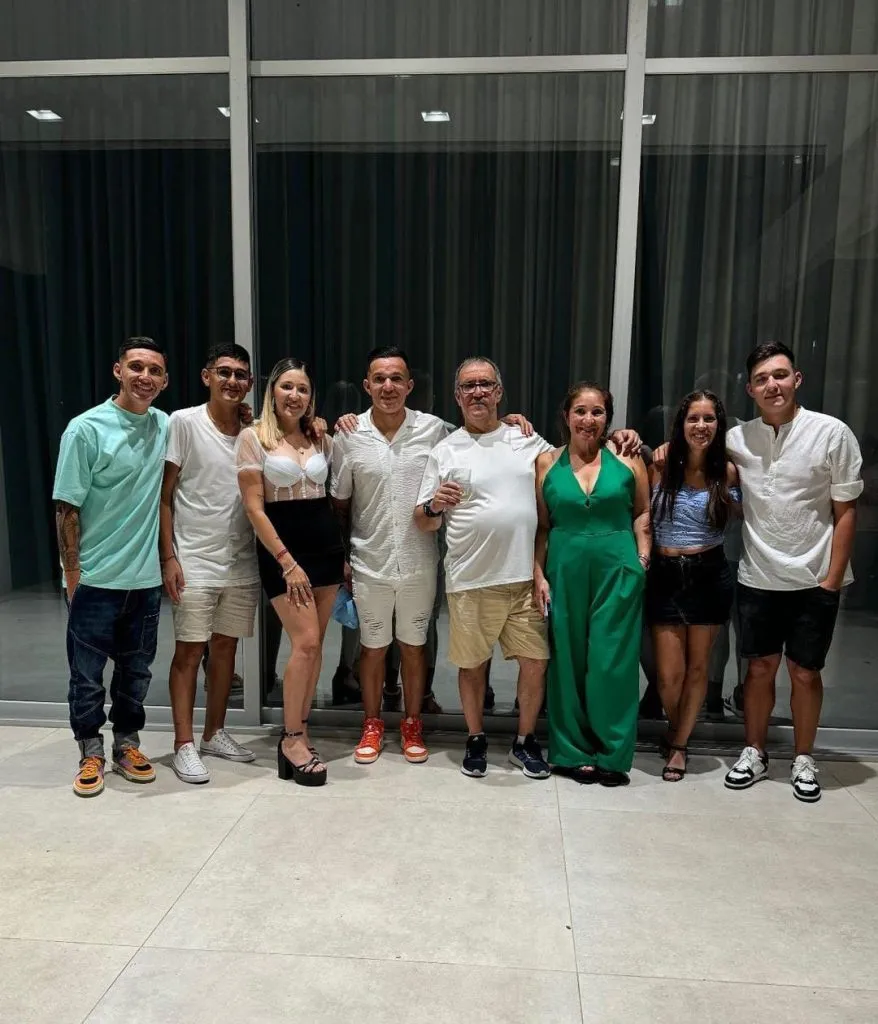 Matías Kranevitter junto a la familia
