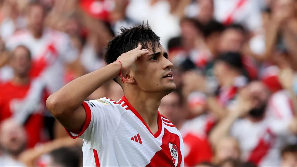 Solari abrió la cuenta en el superclásico y marcó su primer gol ante Boca.