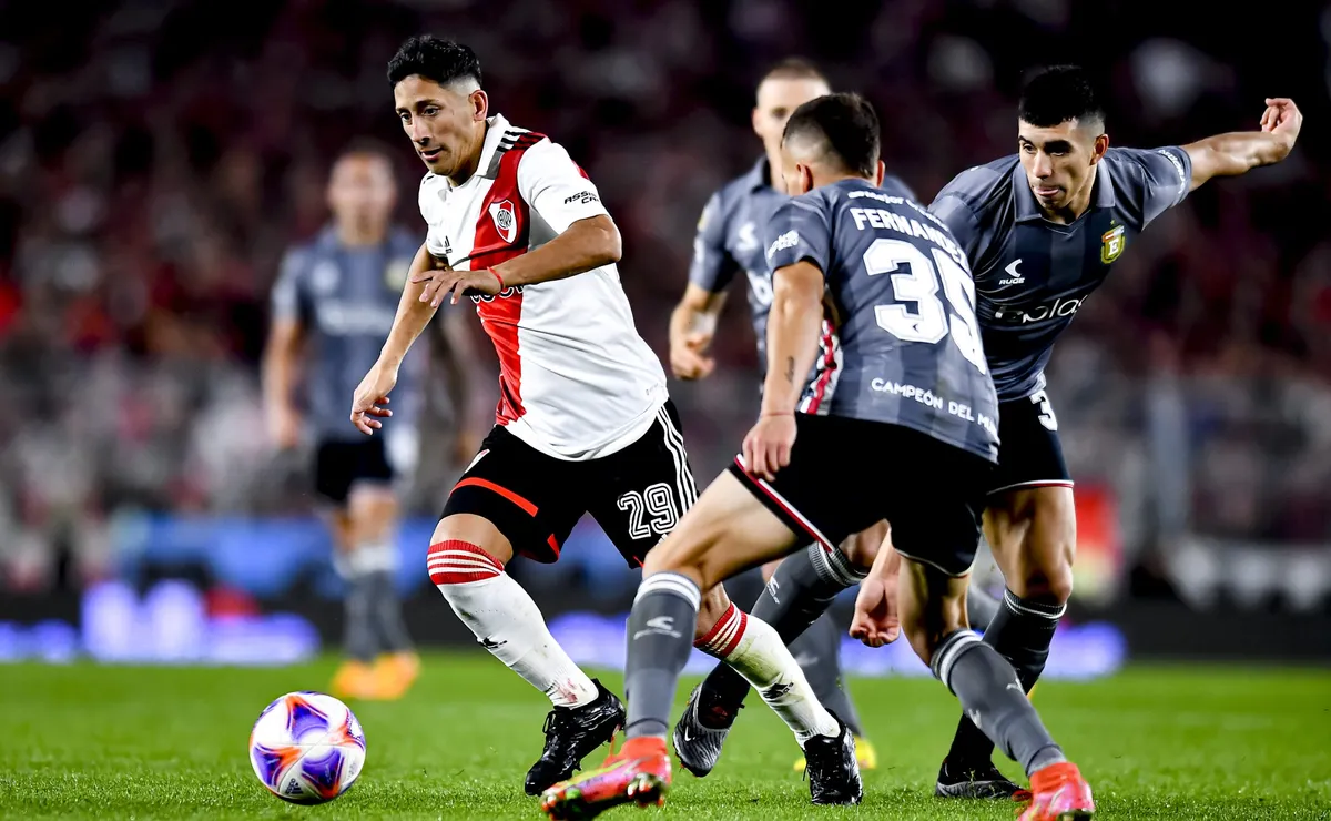 River vs Estudiantes jugarán por la Supercopa
