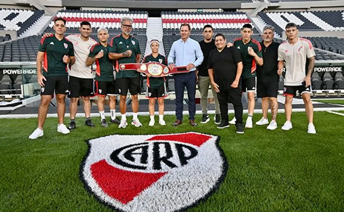 El River Boxing Team junto al Presidente Jorge Brito.