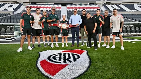 El River Boxing Team junto al Presidente Jorge Brito.
