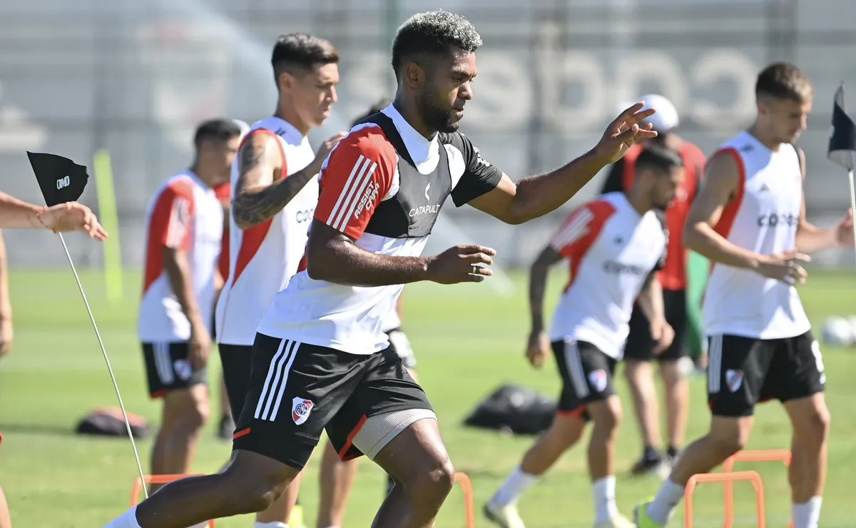 Miguel Borja estará en el banco ante Boca.