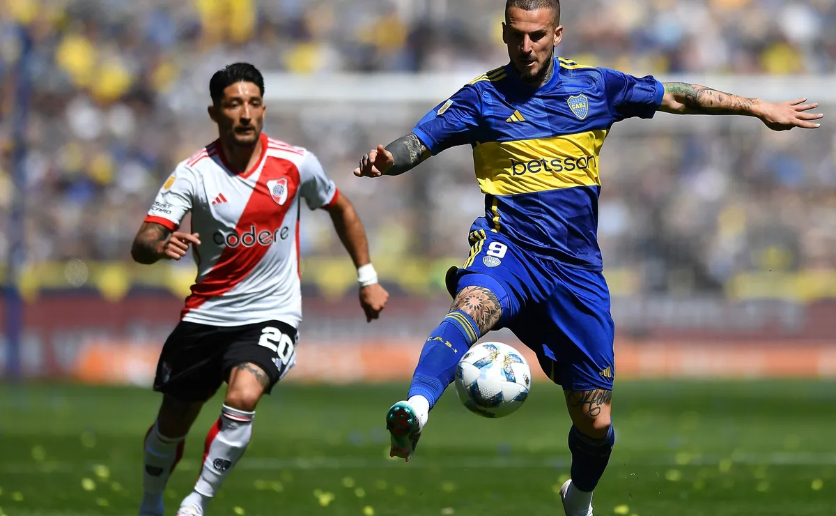 Quién es el jugador de River con más Superclásicos disputados.
