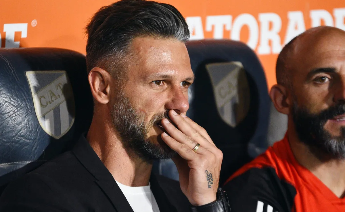 Demichelis todavía no encontró el once ideal de River.