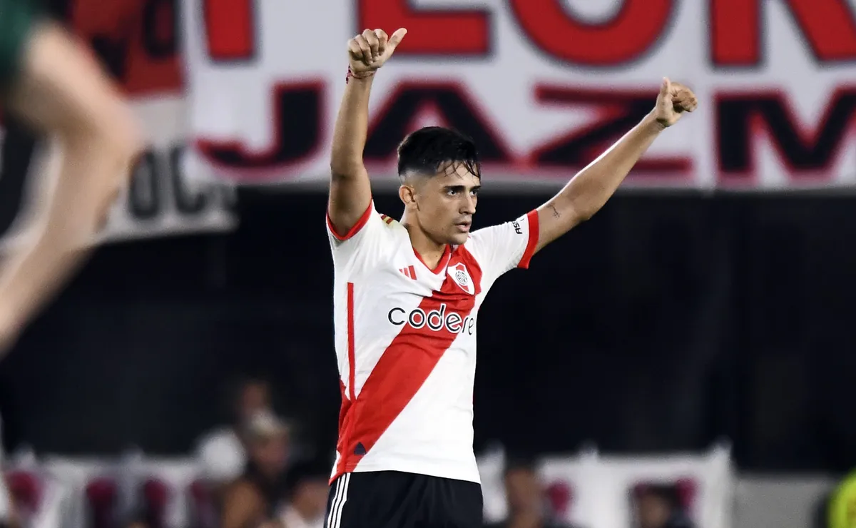 Solari consiguió el empate agónico para River ante Banfield.