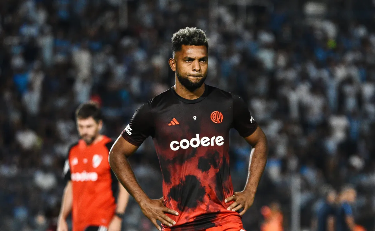 Borja esperará hasta último minuto para saber si puede ir al banco ante Boca.