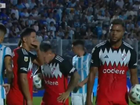 Insólito: la pelea de Borja con Barco por el penal ante Atlético Tucumán