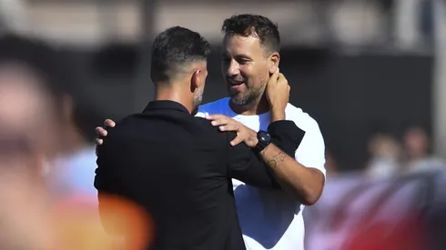 El abrazo entre el Ogro y Demichelis antes de arrancar el partido. (Foto: Getty).