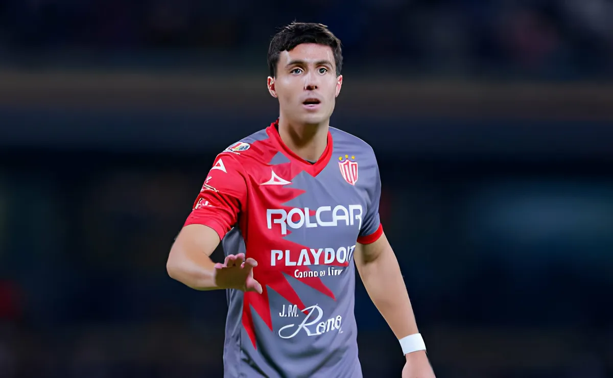 Paradela la rompe en Necaxa.