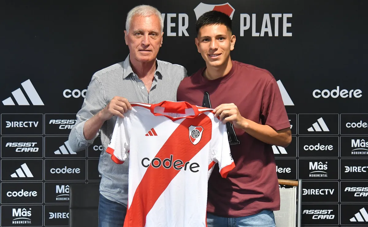 Leiva firmó hace algunas semanas su primer contrato con River. Foto: Prensa River.