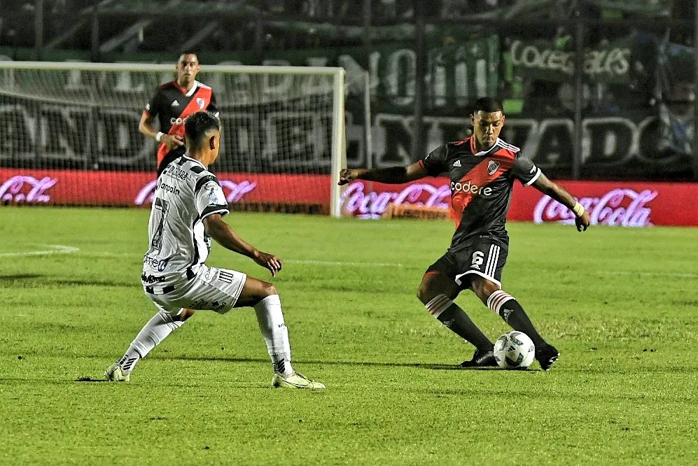 El último debut de River en Copa Argentina fue en Santa Fe ante Excursionistas: triunfo 3-0.