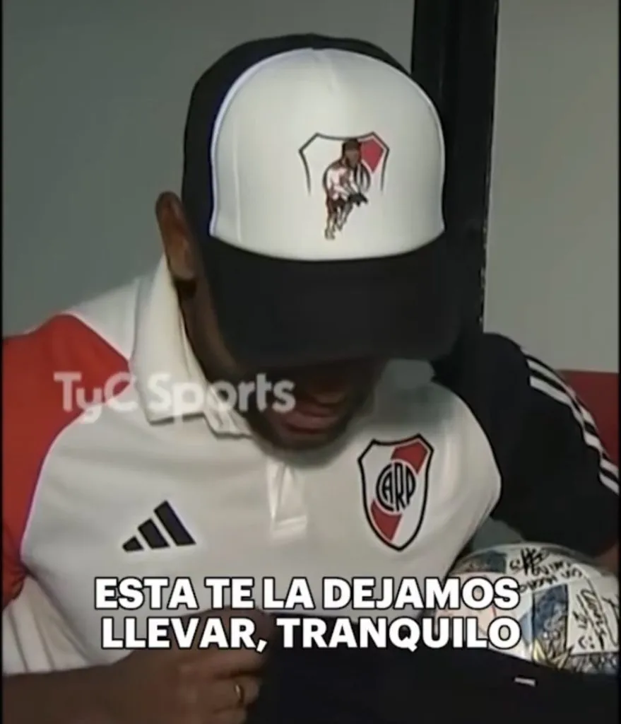 La gorra del Colibrí que es furor entre los hinchas.
