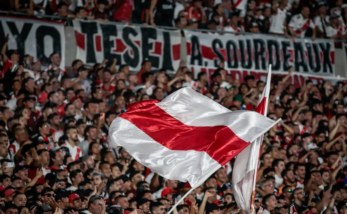 El accidente se produjo en la tribuna Sívori Alta y River se puso a disposición de la familia de Patricia.