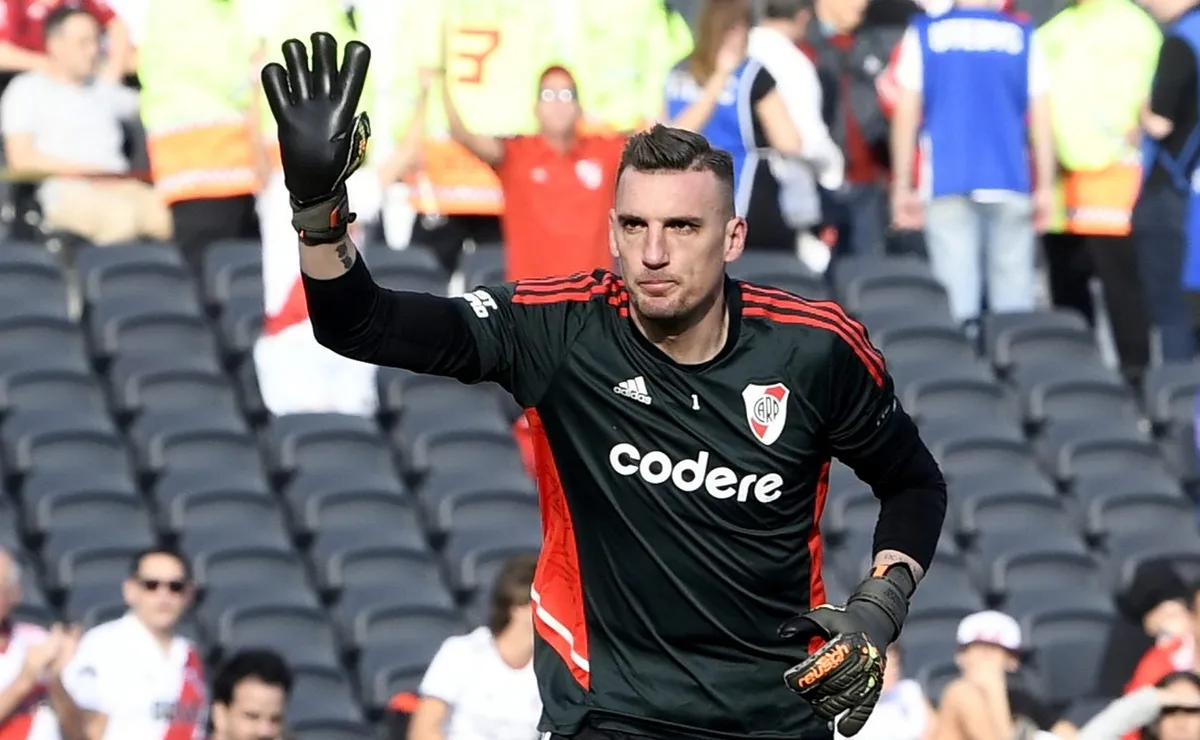 Franco Armani irá al banco frente a Lanús.