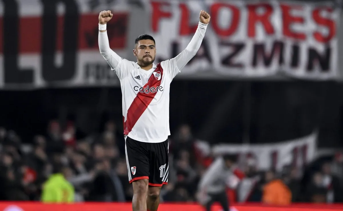 El chileno fue ovacionado por todo el Monumental