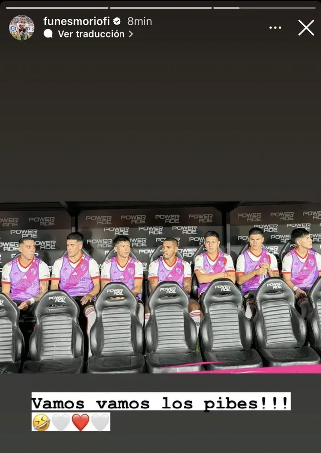Ramiro Funes Mori bromeó con los juveniles del plantel. (Foto: Instagram Ramiro Funes Mori).