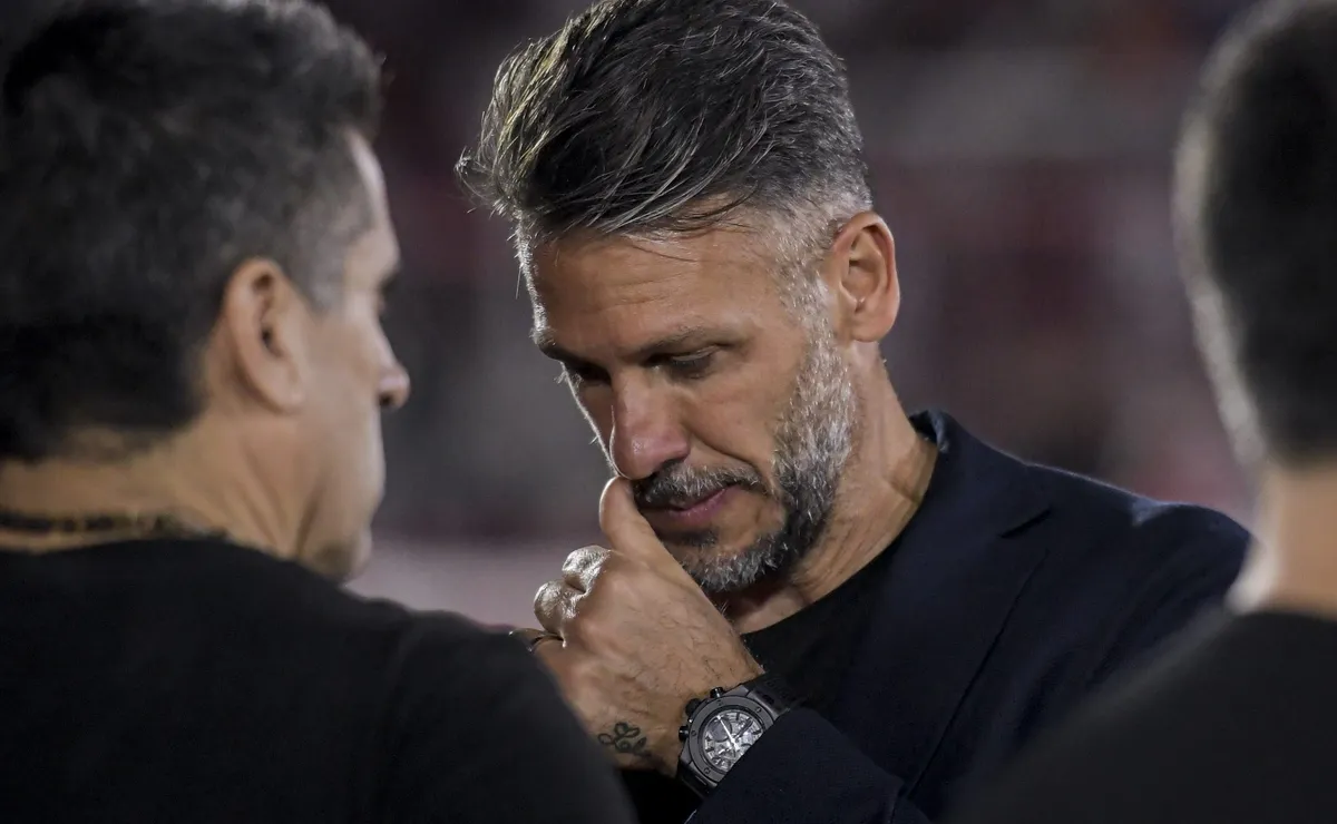 El entrenador millonario no le encuentra explicaciones a la derrota en el Ducó.