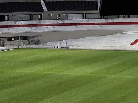 Cómo está el campo de juego del estadio Monumental