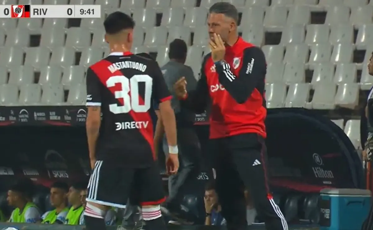 El diálogo de Mastantuono con Demichelis.