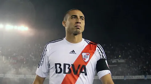 El delantero quier calzarse el saco de DT.