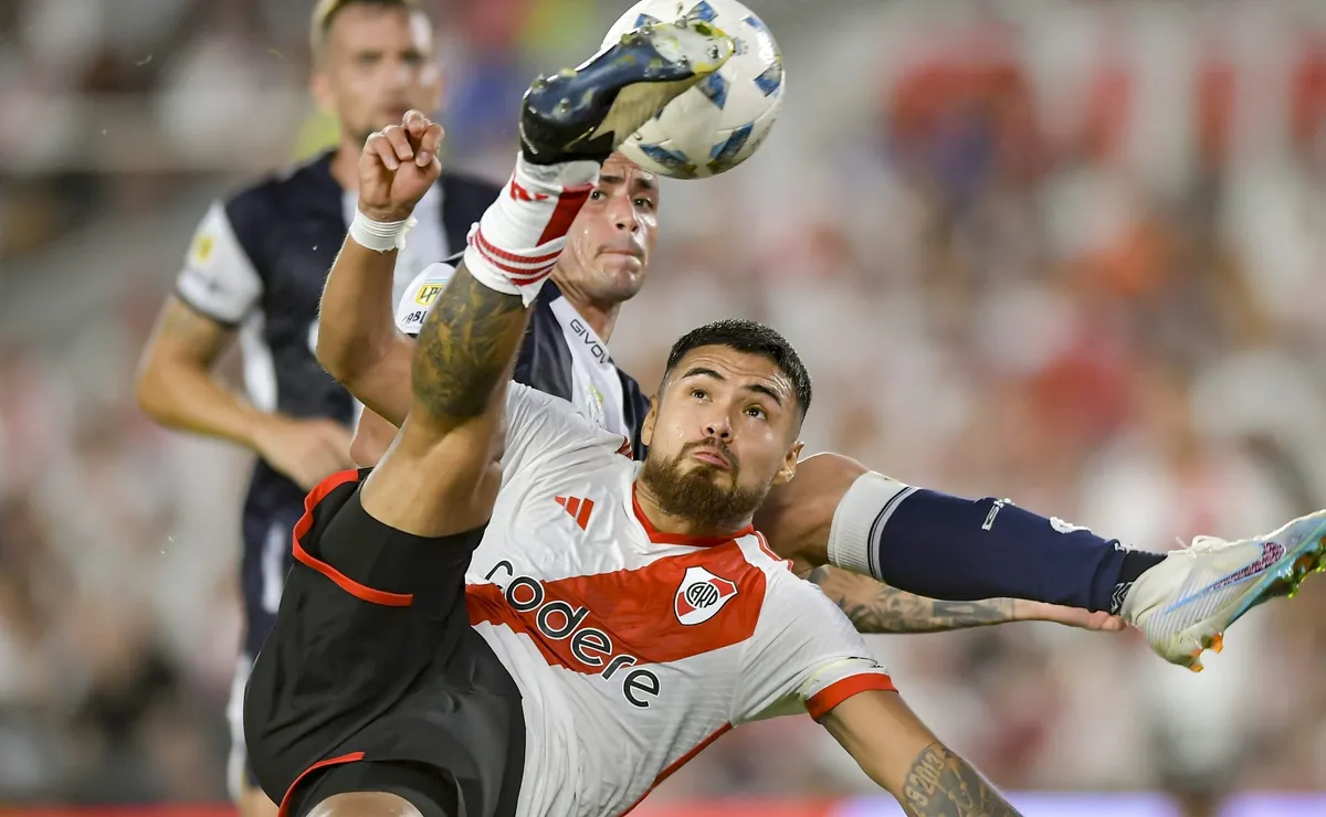 El Monumental se rindió a los piés de Paulo Díaz.