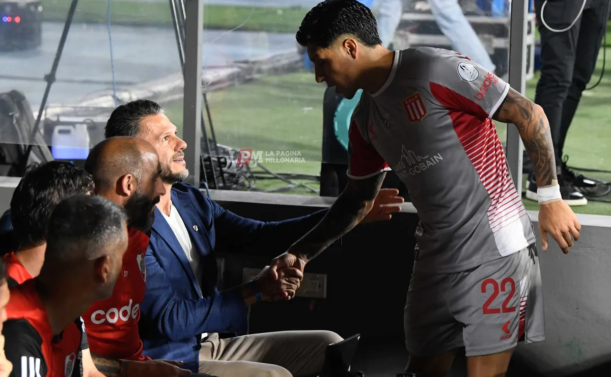 El saludo de Enzo y Demichelis en 2024. Foto: LPM / Diego Haliasz.