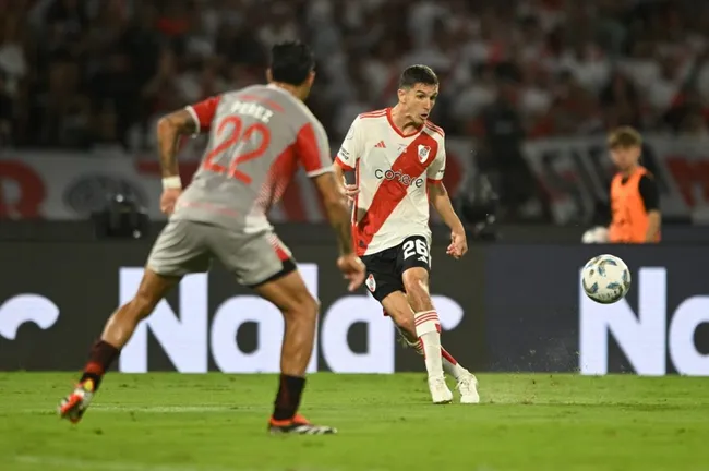 River vs Estudiantes se verán las caras en el Estadio UNO.