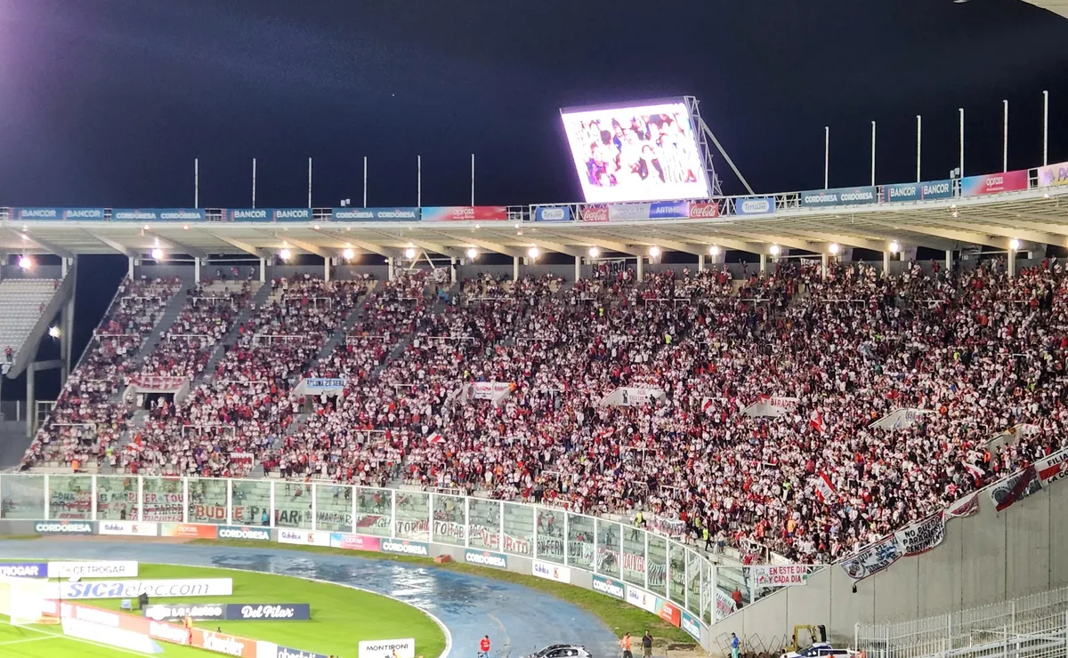 La gente de River volverá a copar el Kempes. (LPM)