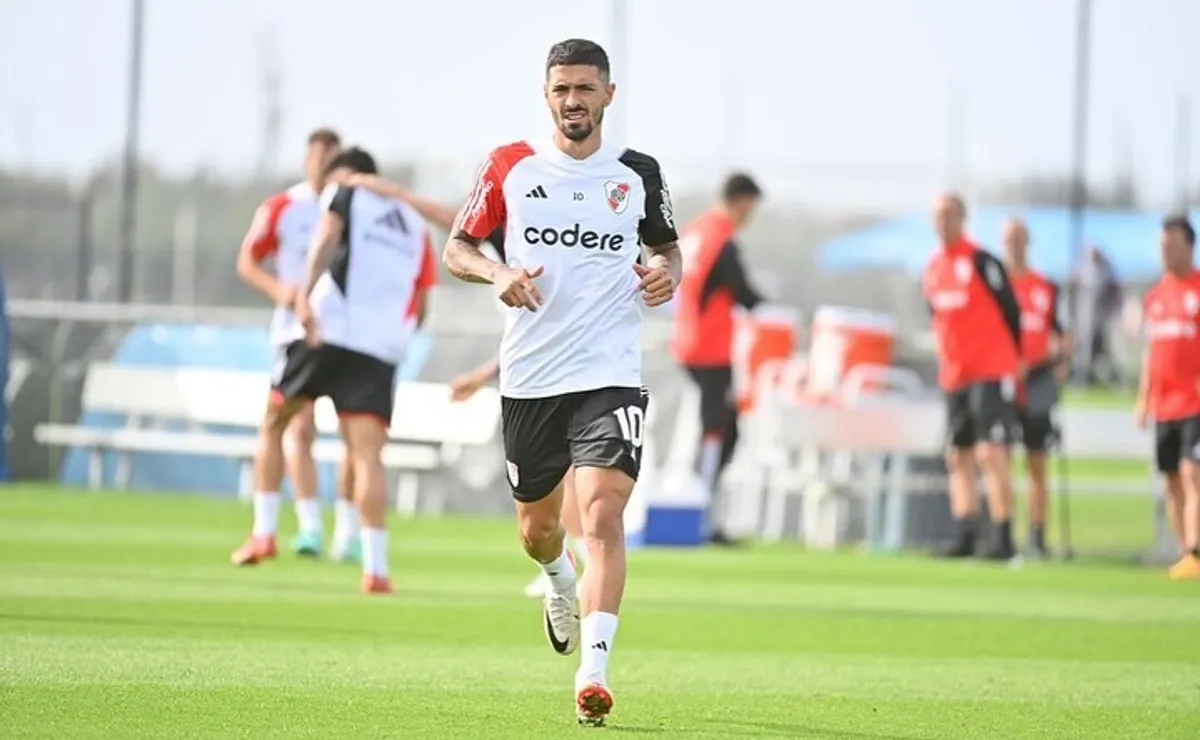 Manuel Lanzini se recupera de otra grave lesión.