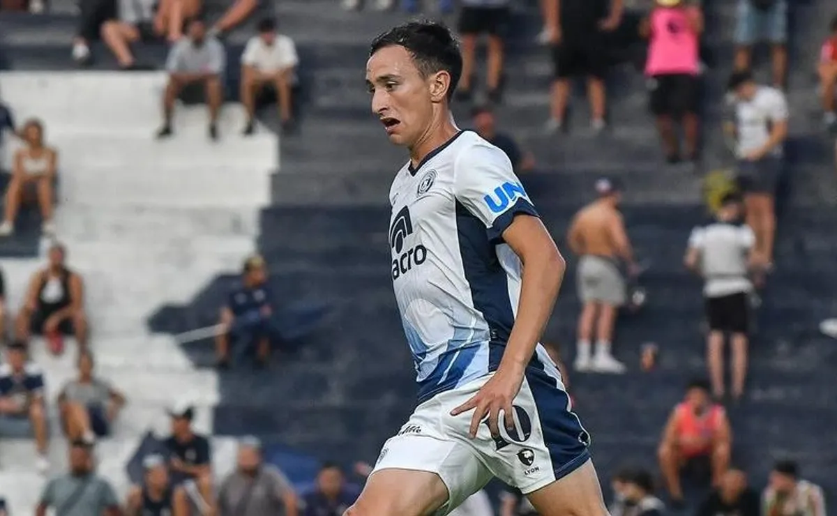 El ex delantero de la Reserva de River cumplió el sueño de jugar en Primera.