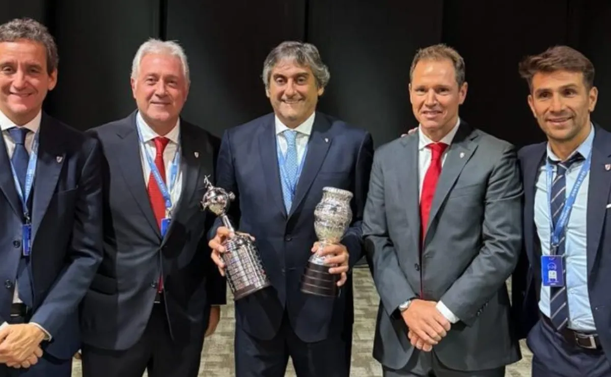 Quiénes son los dos dirigentes que asistirán al sorteo de la Copa Libertadores.